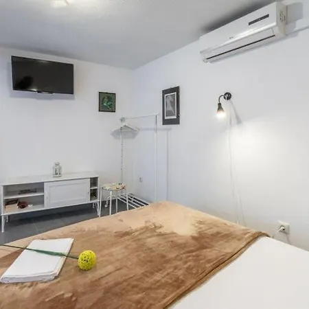 Sonja - St Lägenhet Pucisca